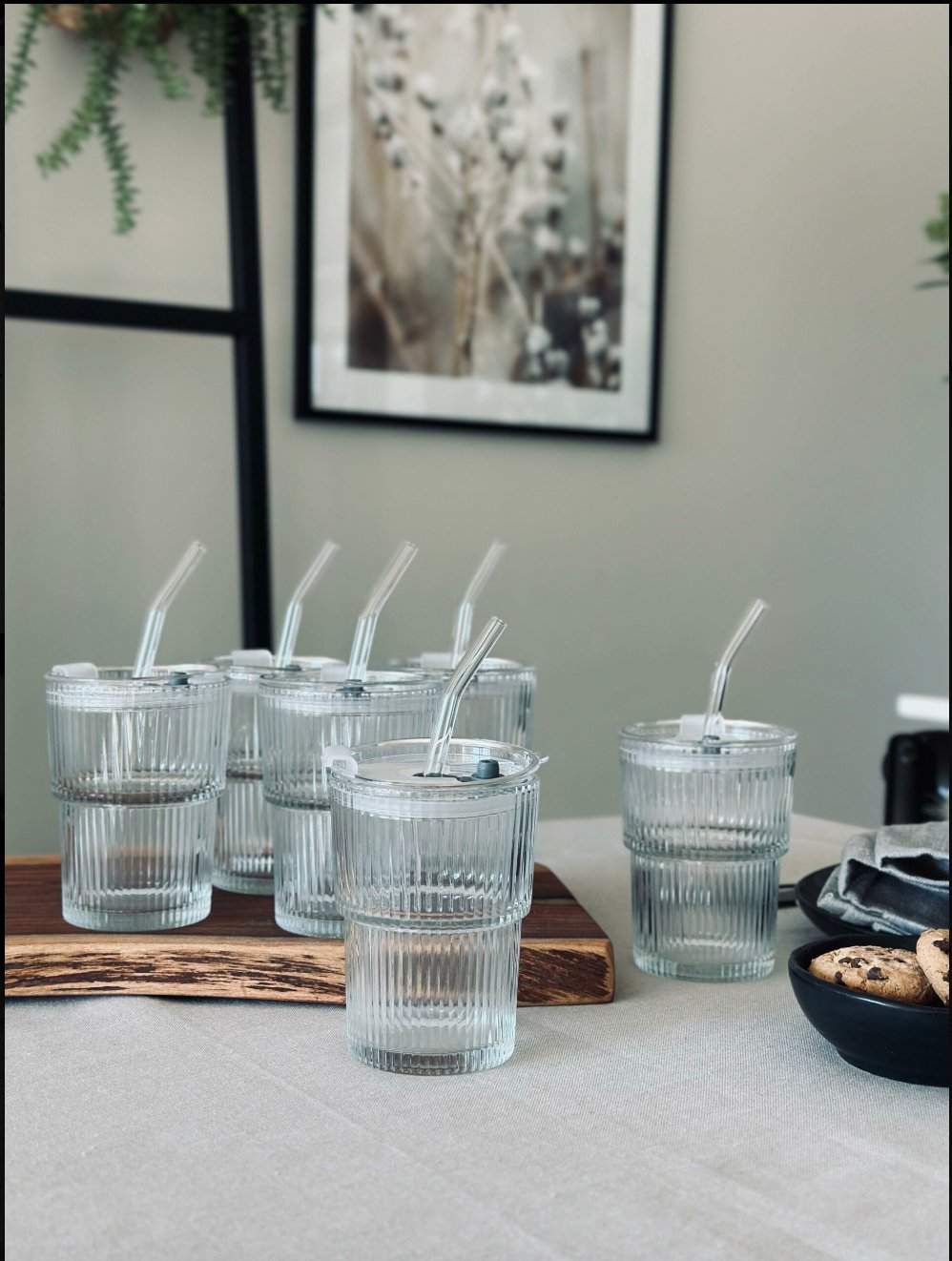 Latte glass with lid and straw