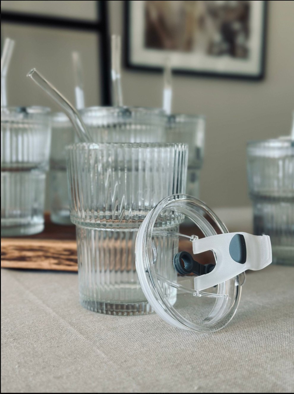 Latte glass with lid and straw